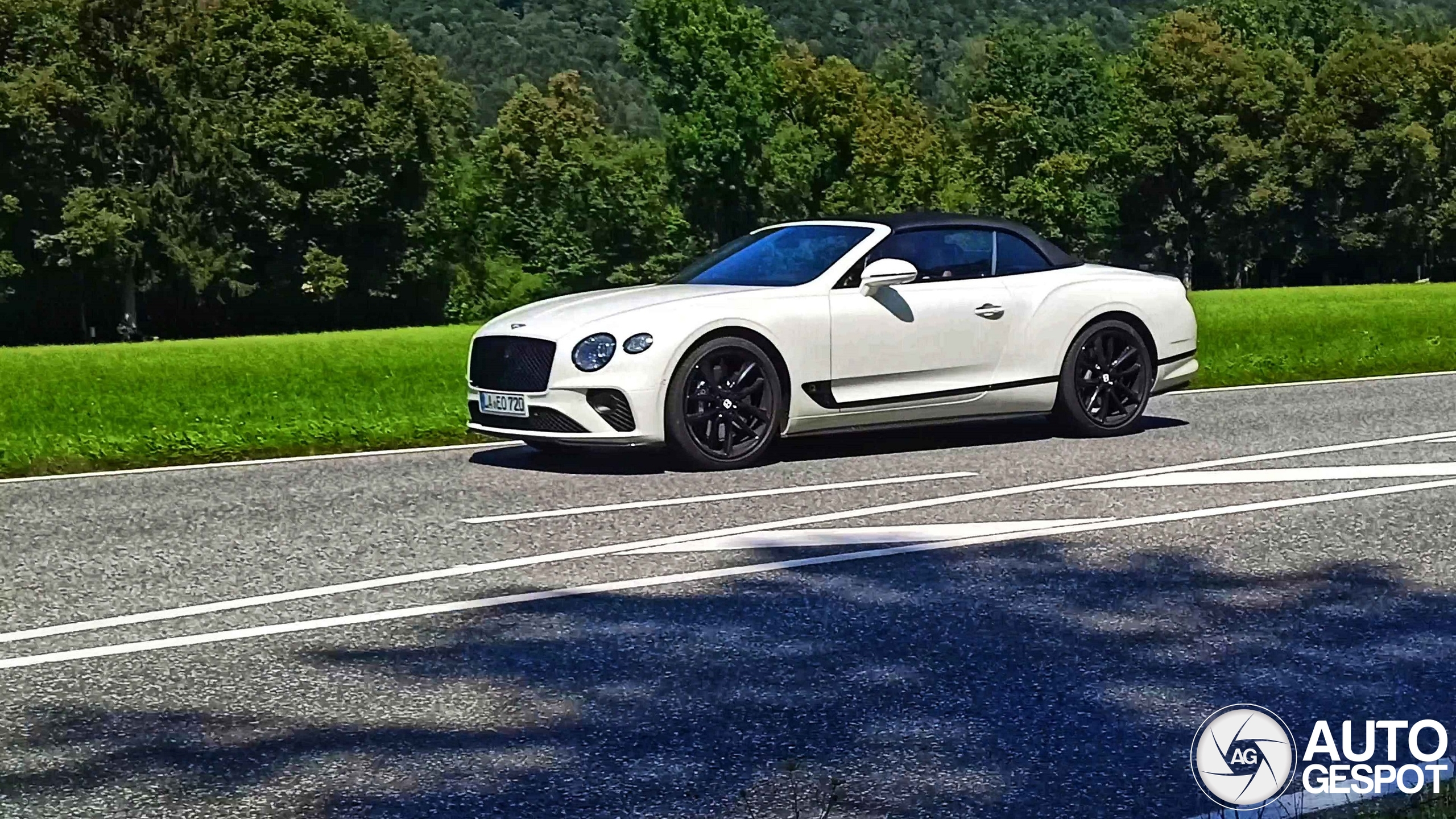 Bentley Continental GTC 2019