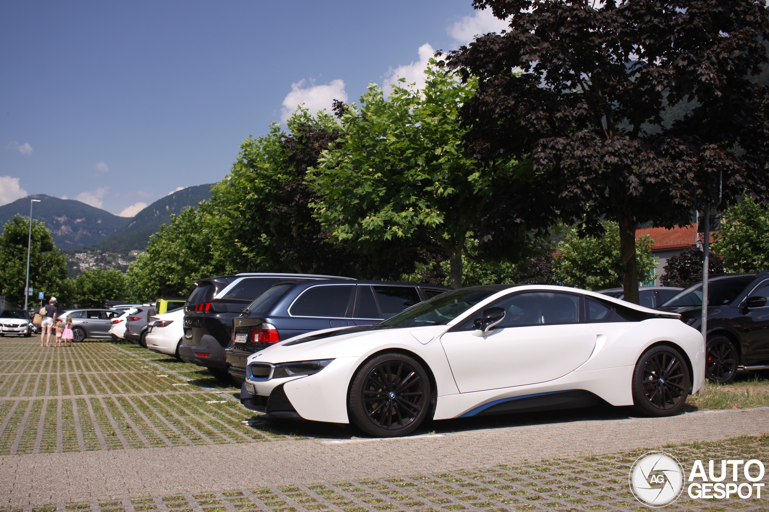 BMW i8