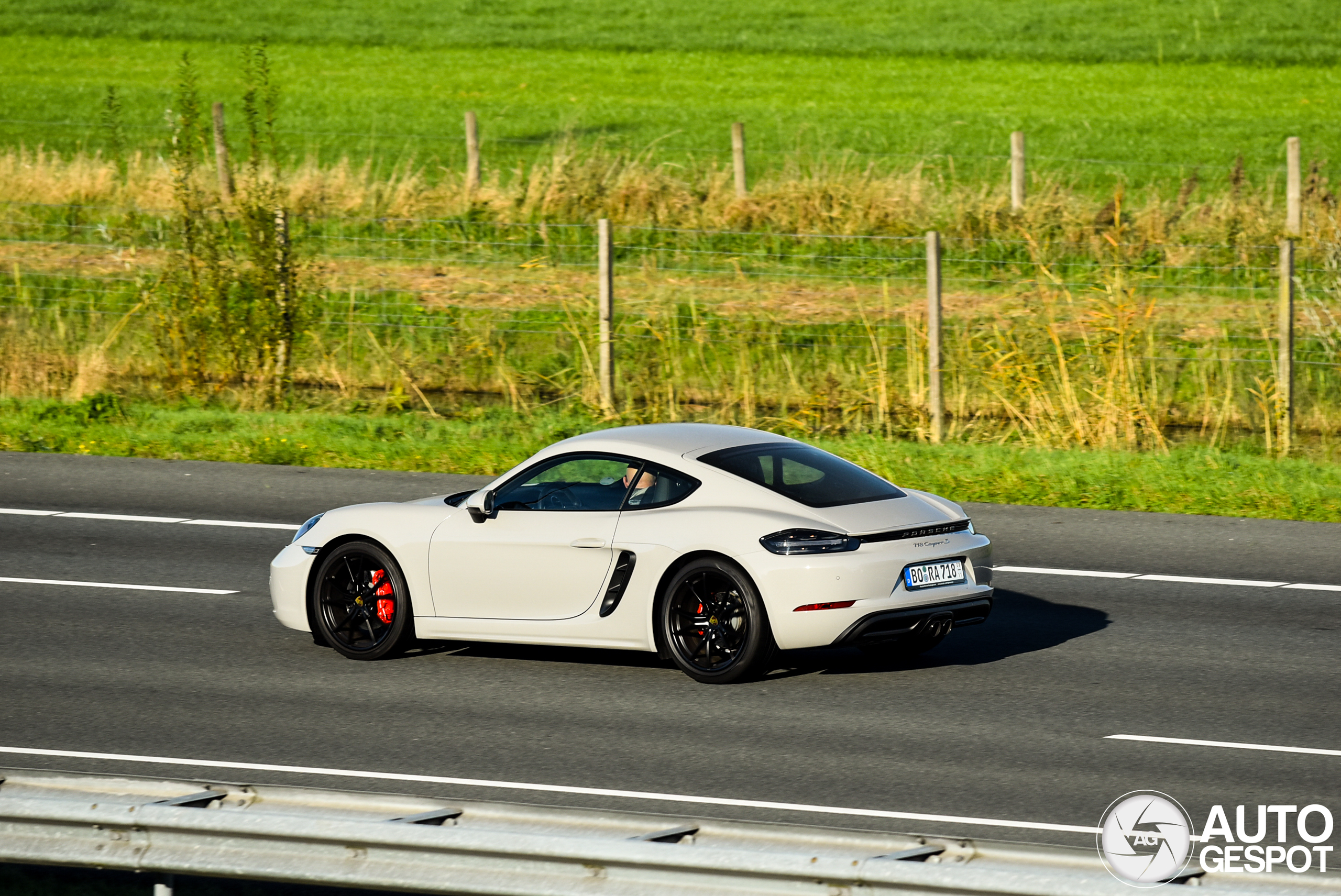 Porsche 718 Cayman S