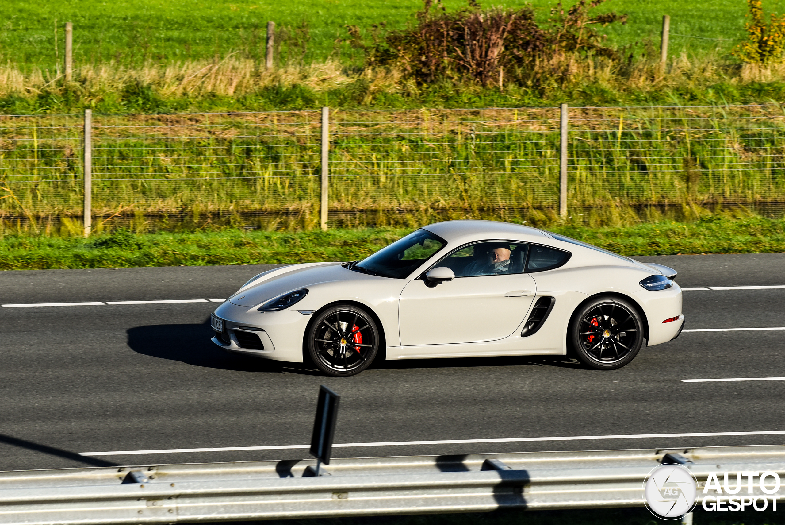 Porsche Cayman S 0 To 60null