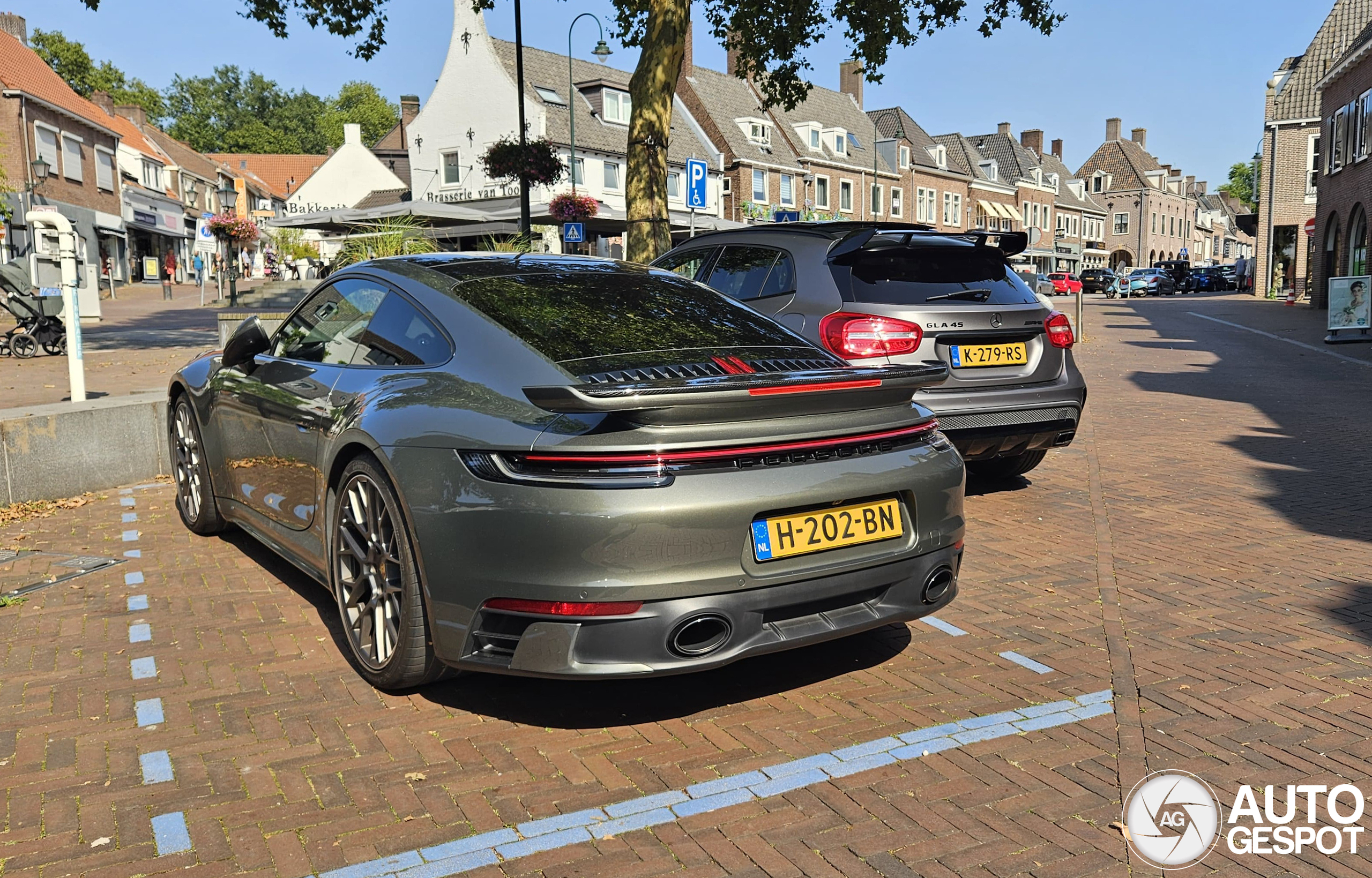 Porsche 992 Carrera 4S