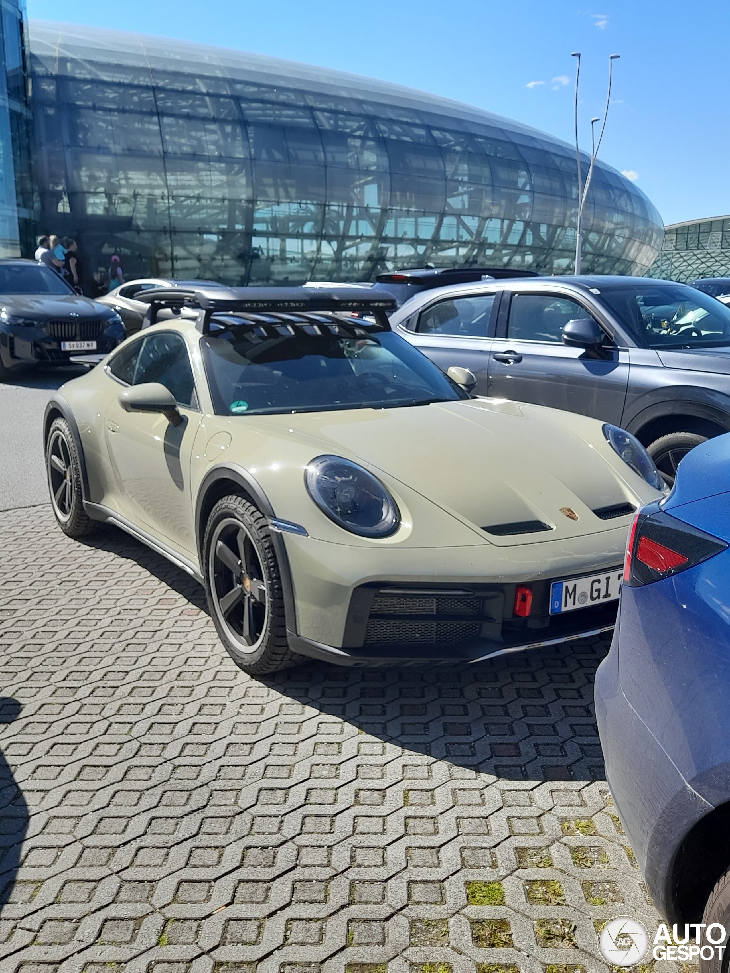 Porsche 992 Dakar