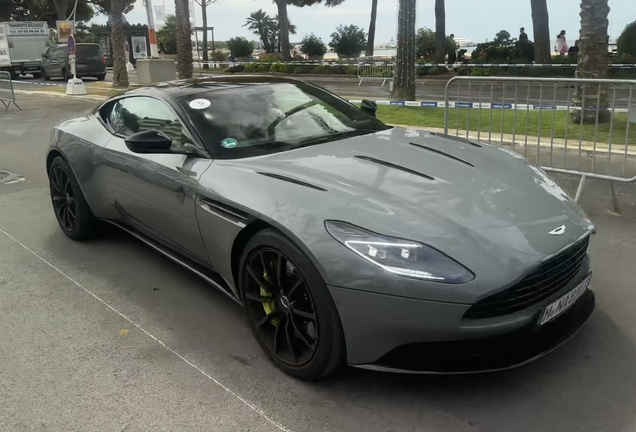 Aston Martin DB11 AMR