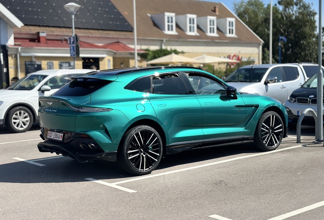 Aston Martin DBX707