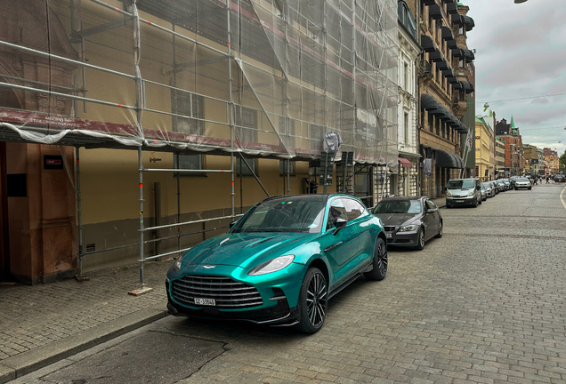 Aston Martin DBX707