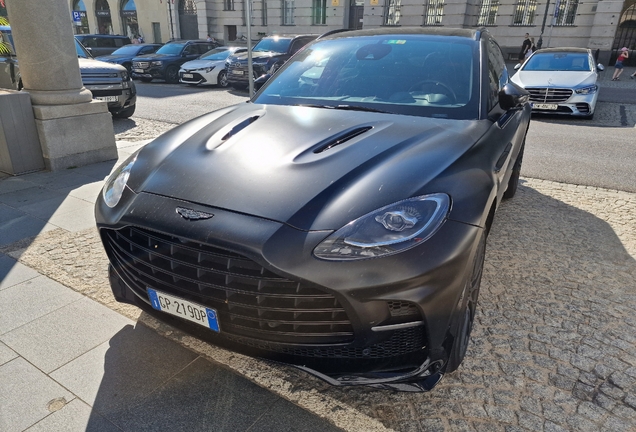 Aston Martin DBX707