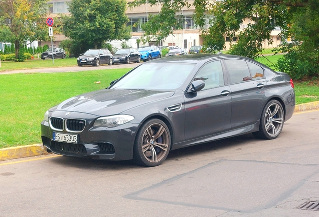 BMW M5 F10 2011