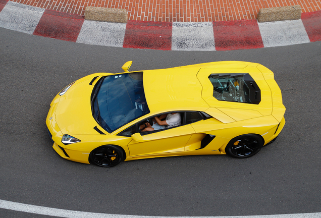 Lamborghini Aventador LP700-4