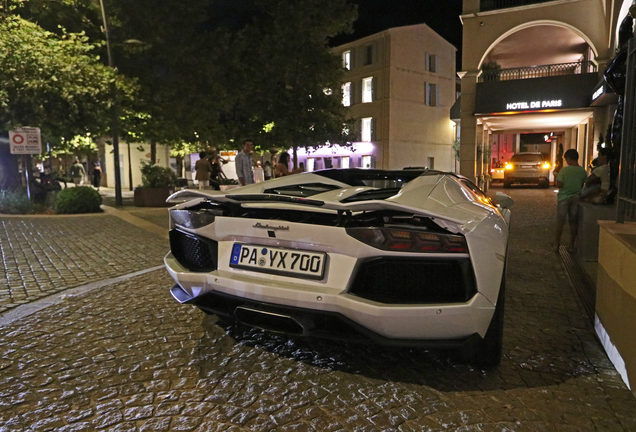 Lamborghini Aventador LP700-4 Roadster