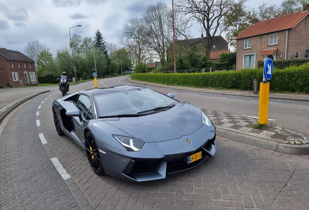 Lamborghini Aventador LP700-4 Roadster