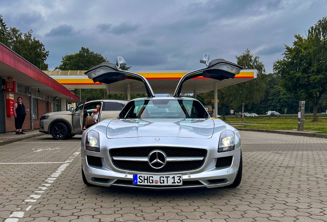 Mercedes-Benz SLS AMG