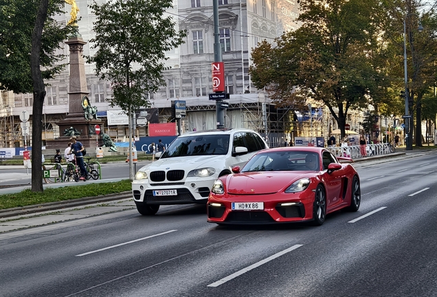 Porsche 718 Cayman GT4