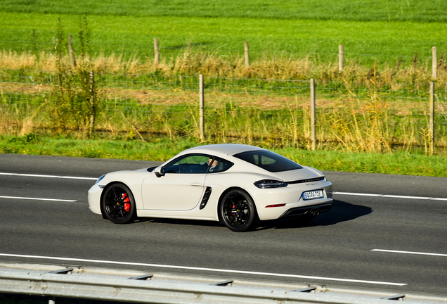 Porsche 718 Cayman S