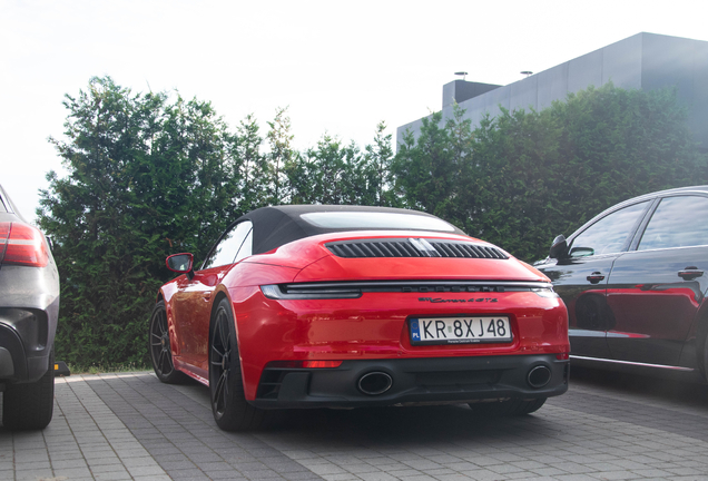 Porsche 992 Carrera 4 GTS Cabriolet