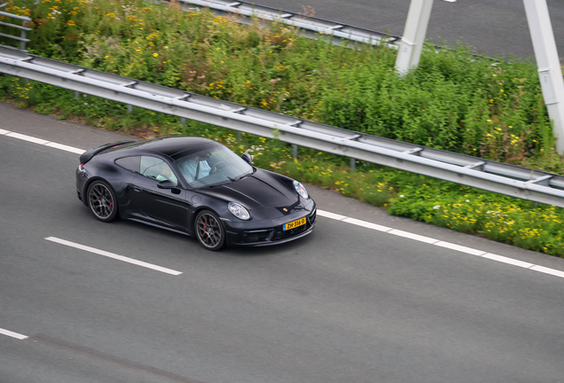 Porsche 992 Carrera 4S