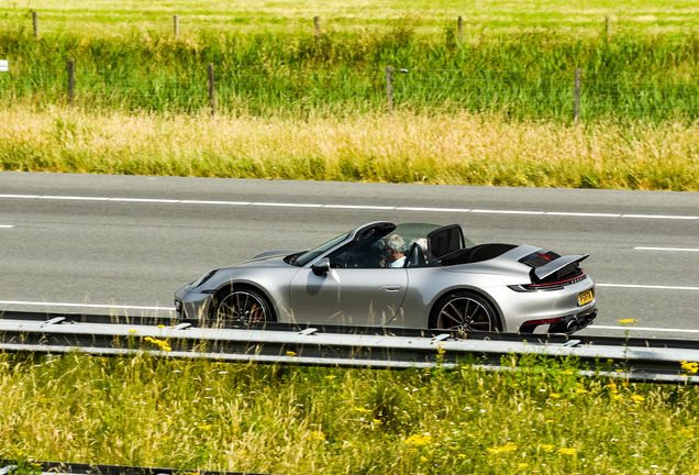 Porsche 992 Carrera 4S Cabriolet