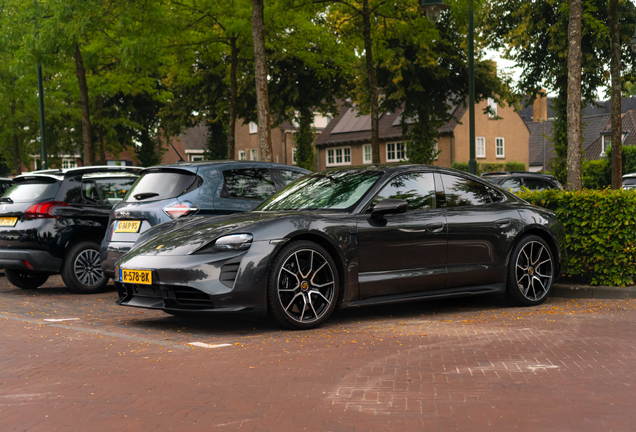 Porsche Taycan Turbo