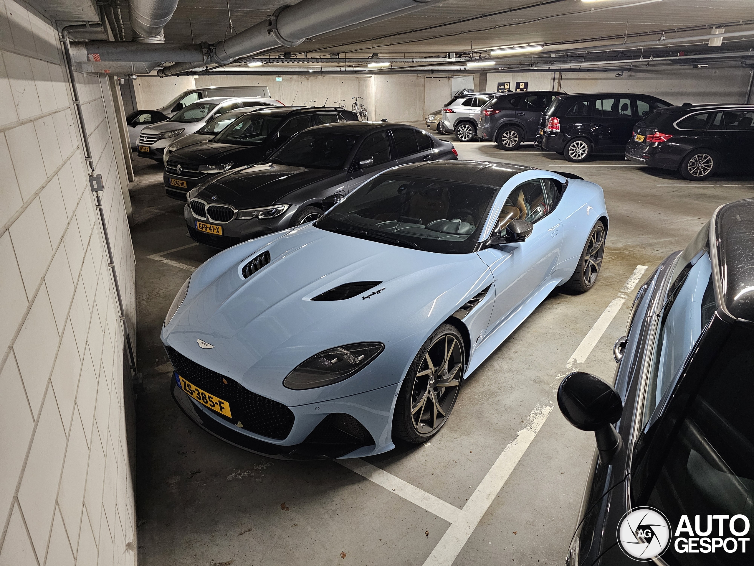 Aston Martin DBS Superleggera