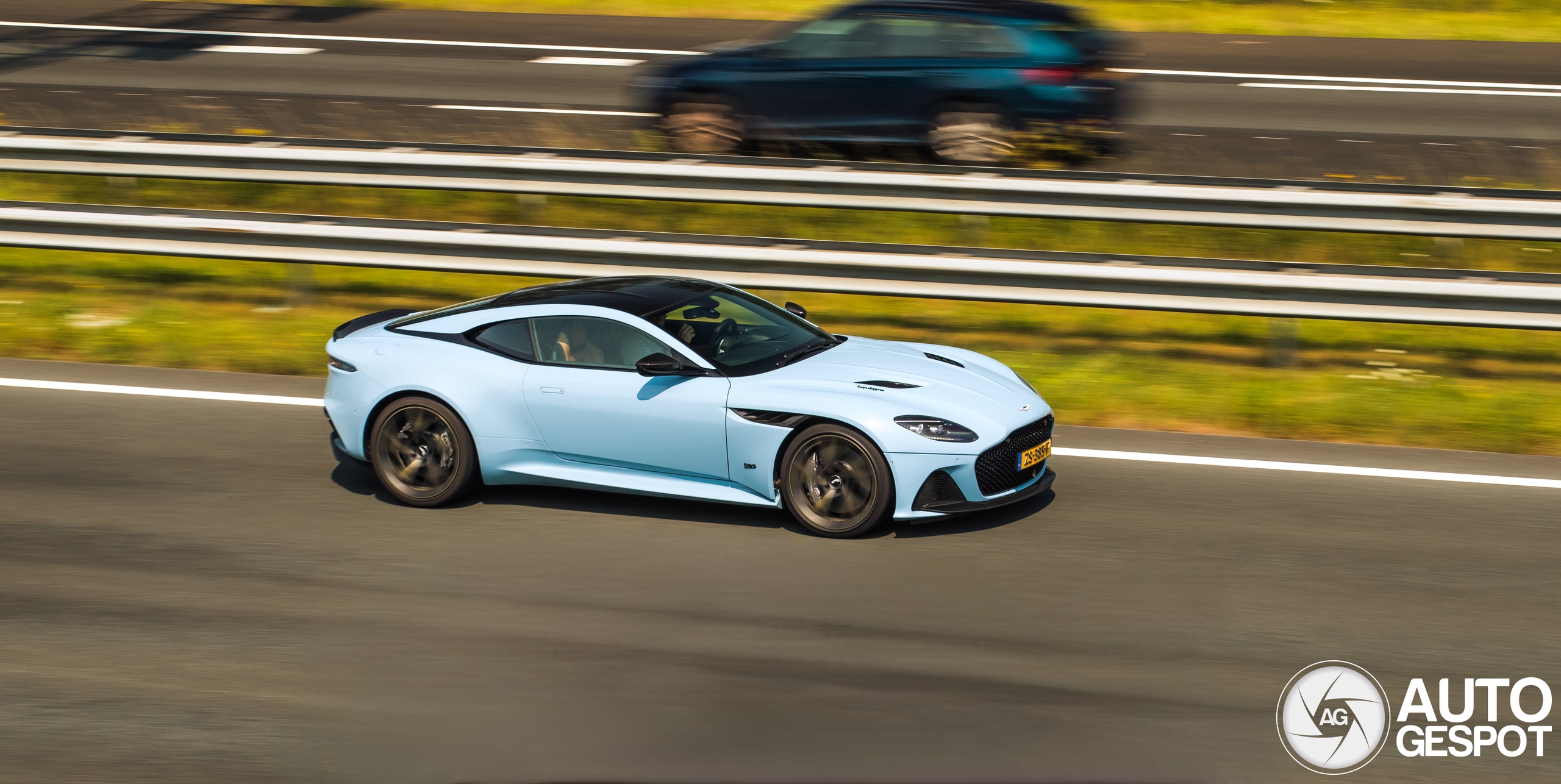 Aston Martin DBS Superleggera