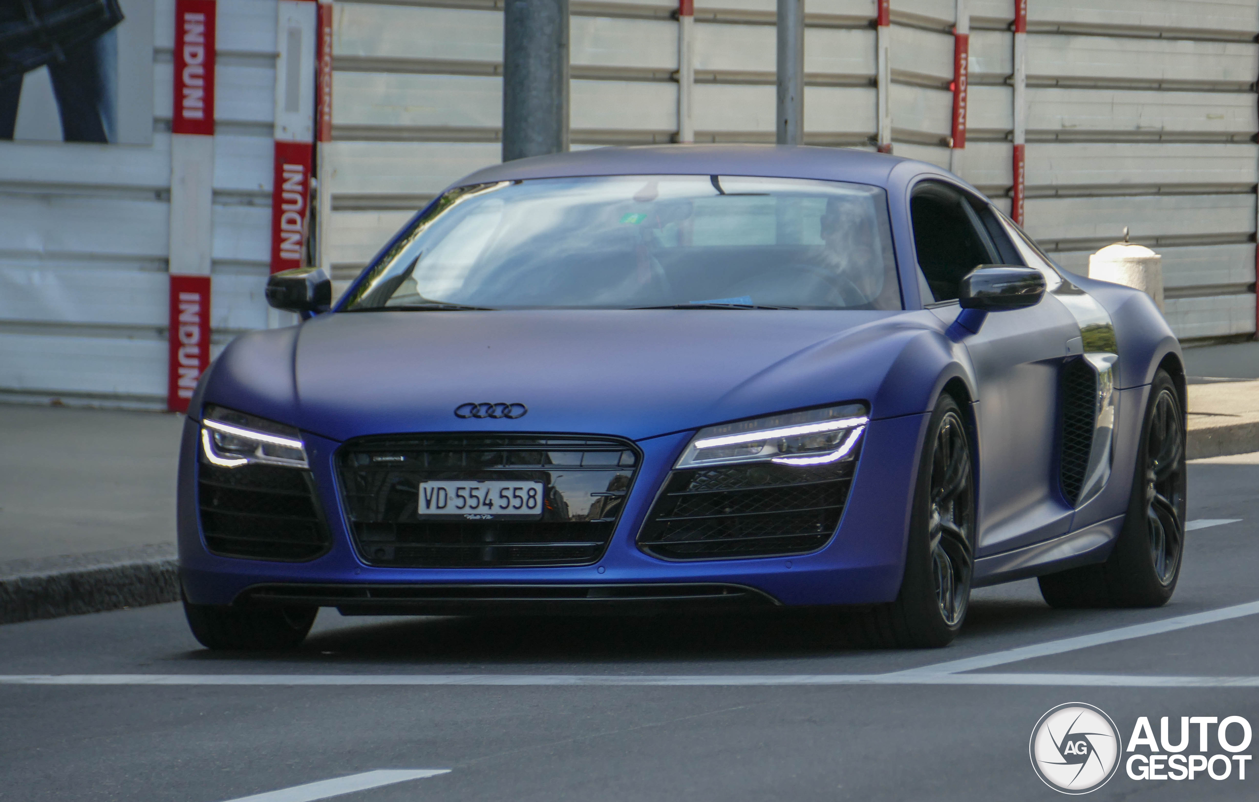 Audi R8 V10 Plus 2013