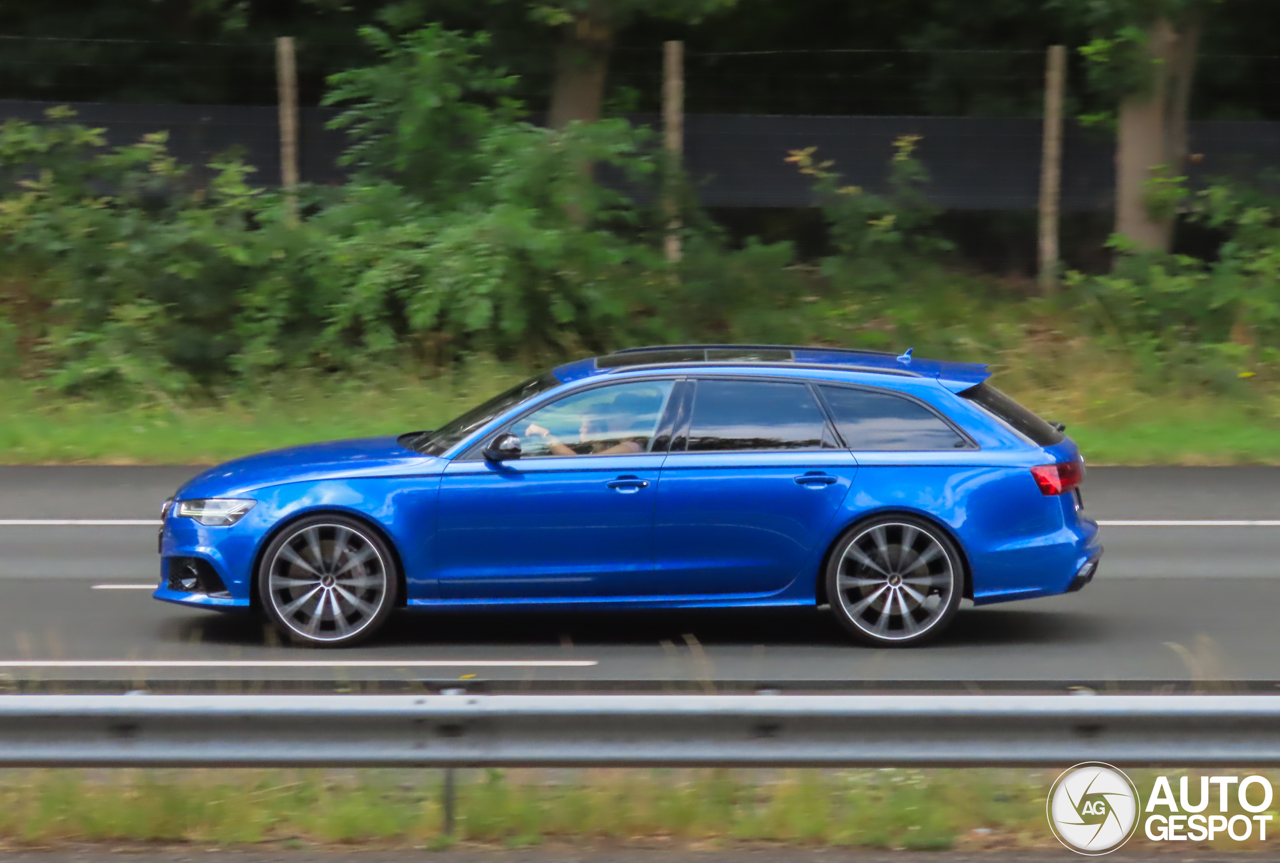 Audi RS6 Avant C7 2015