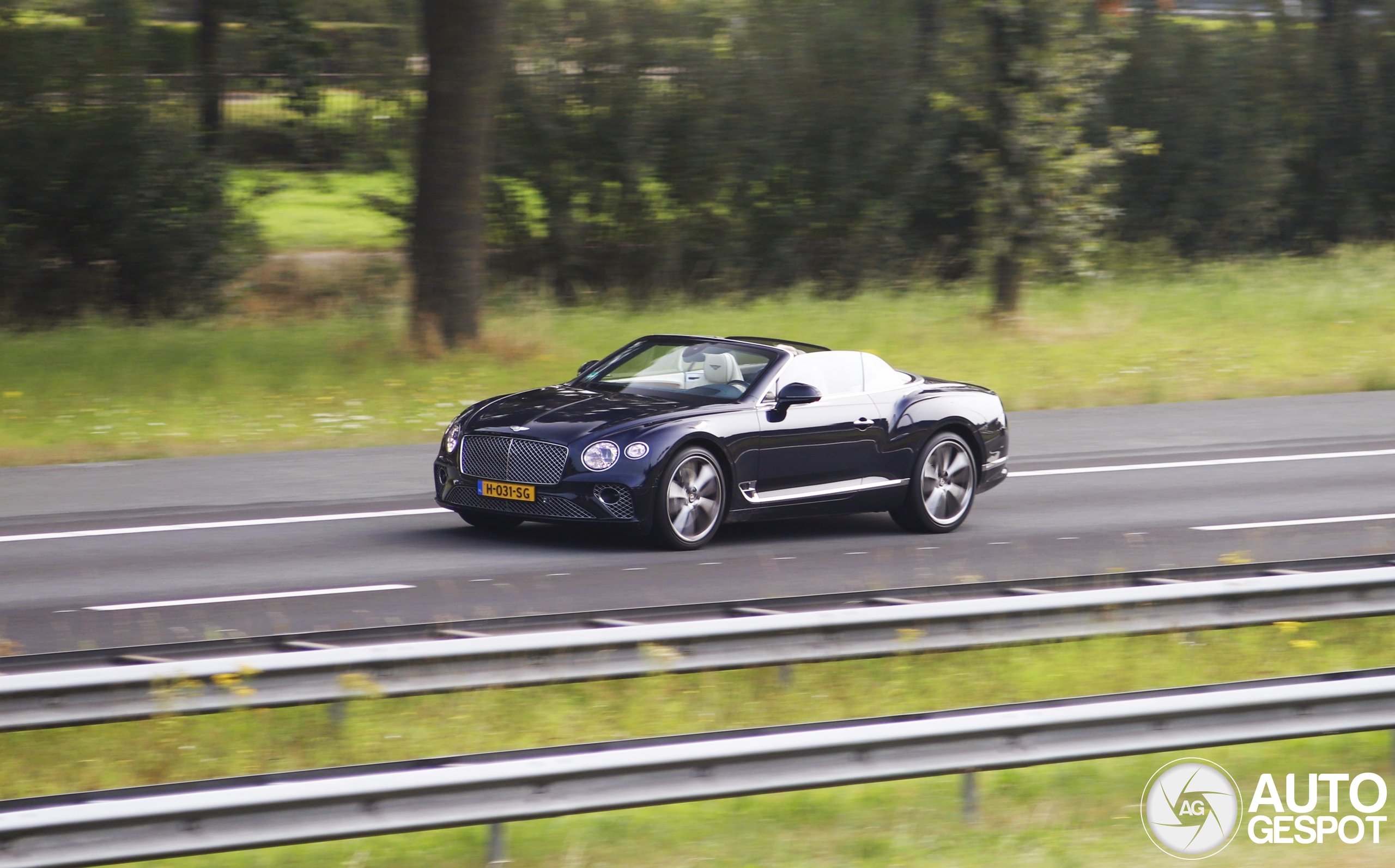 Bentley Continental GTC 2019