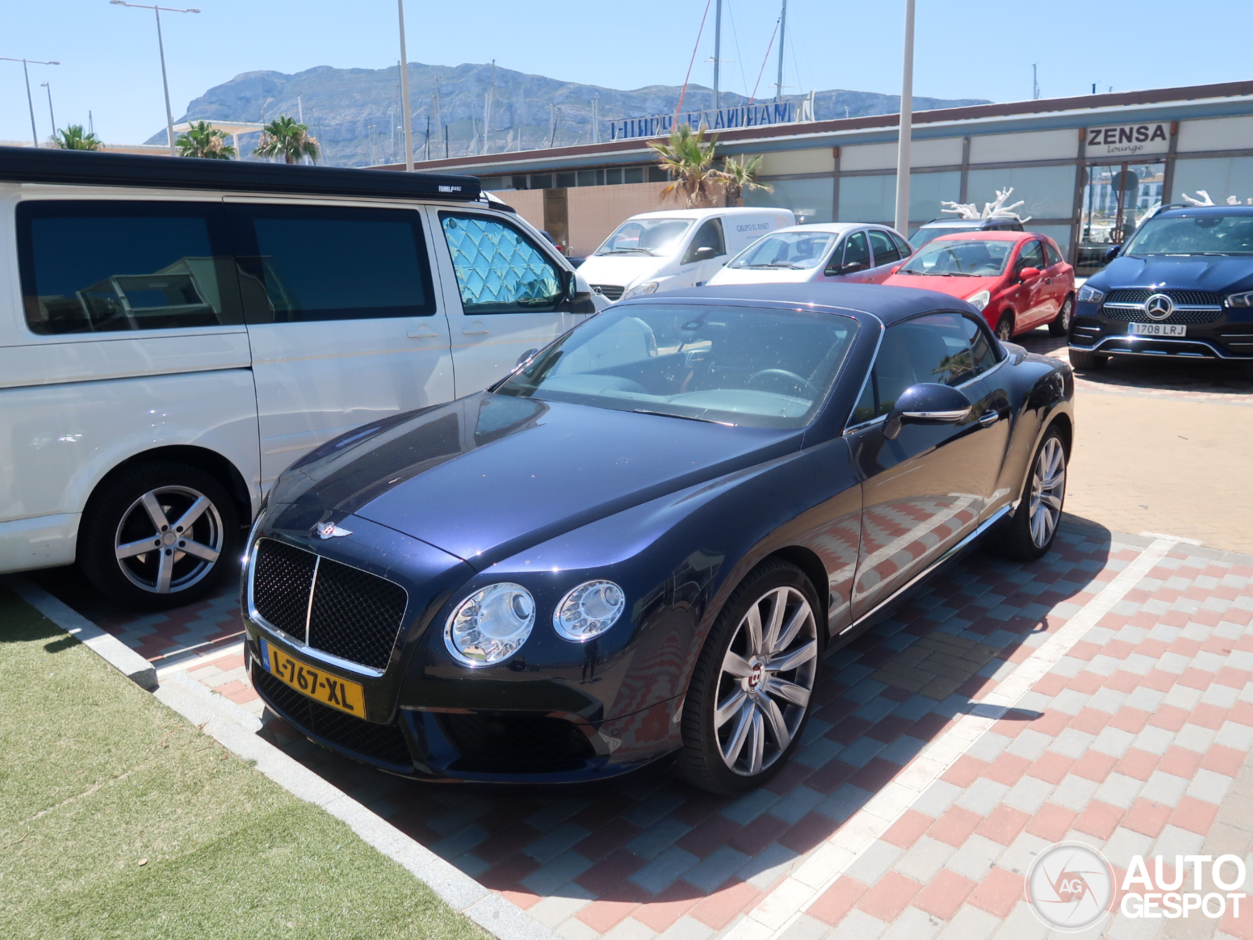 Bentley Continental GTC V8