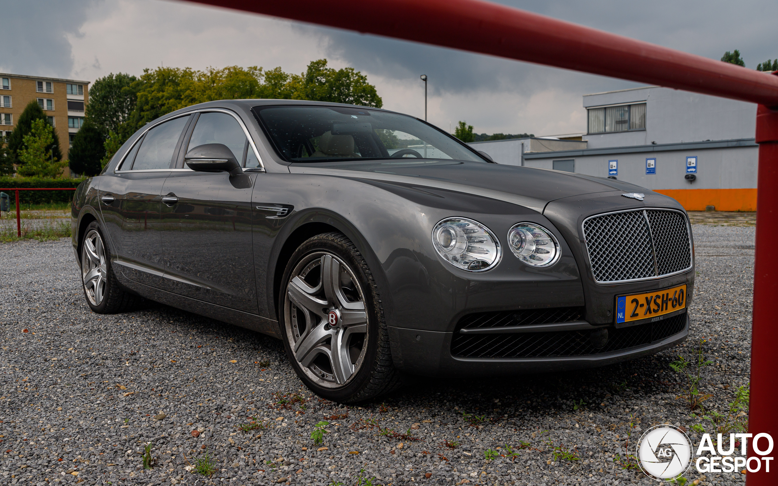 Bentley Flying Spur V8