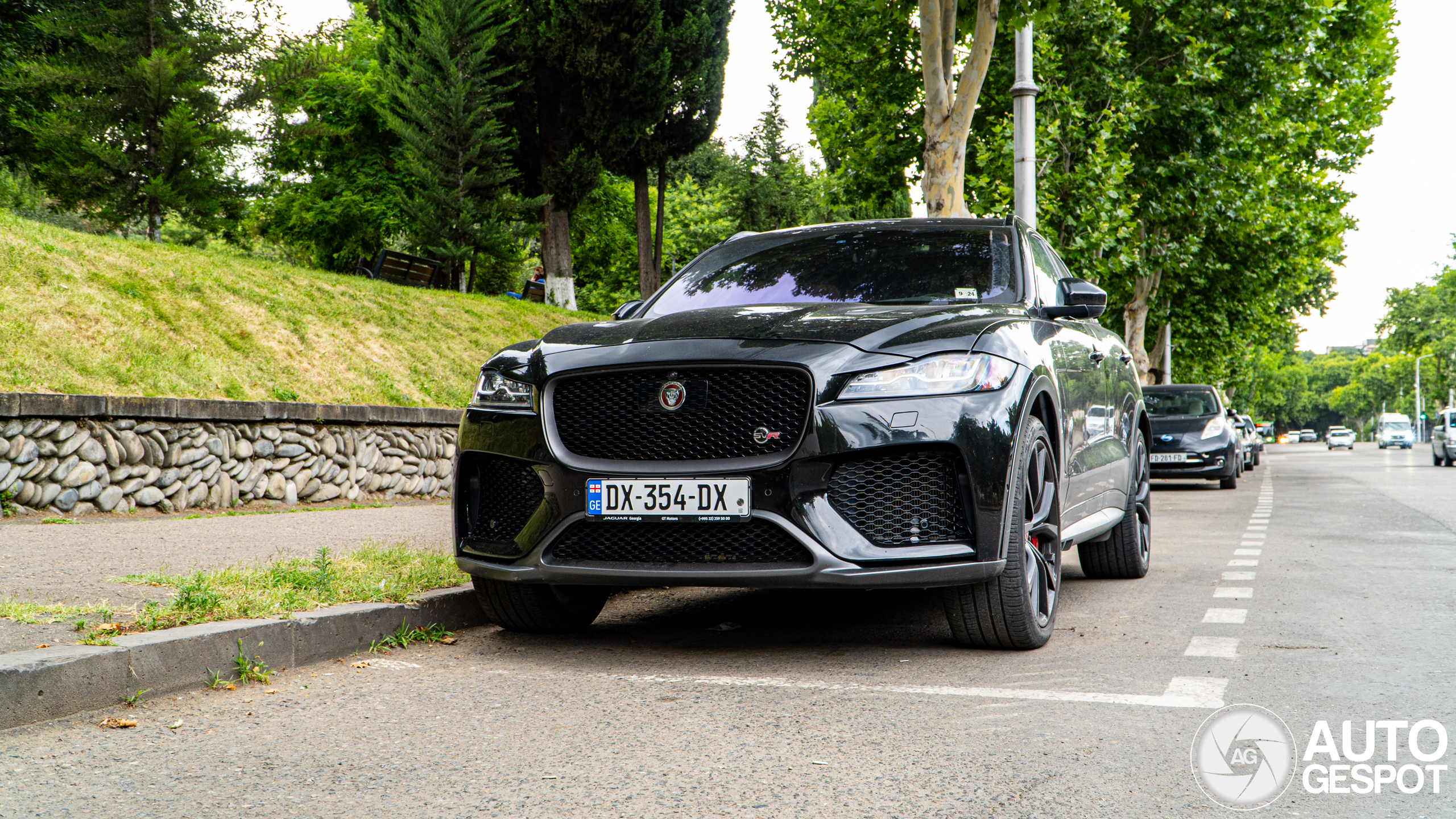 Jaguar F-PACE SVR