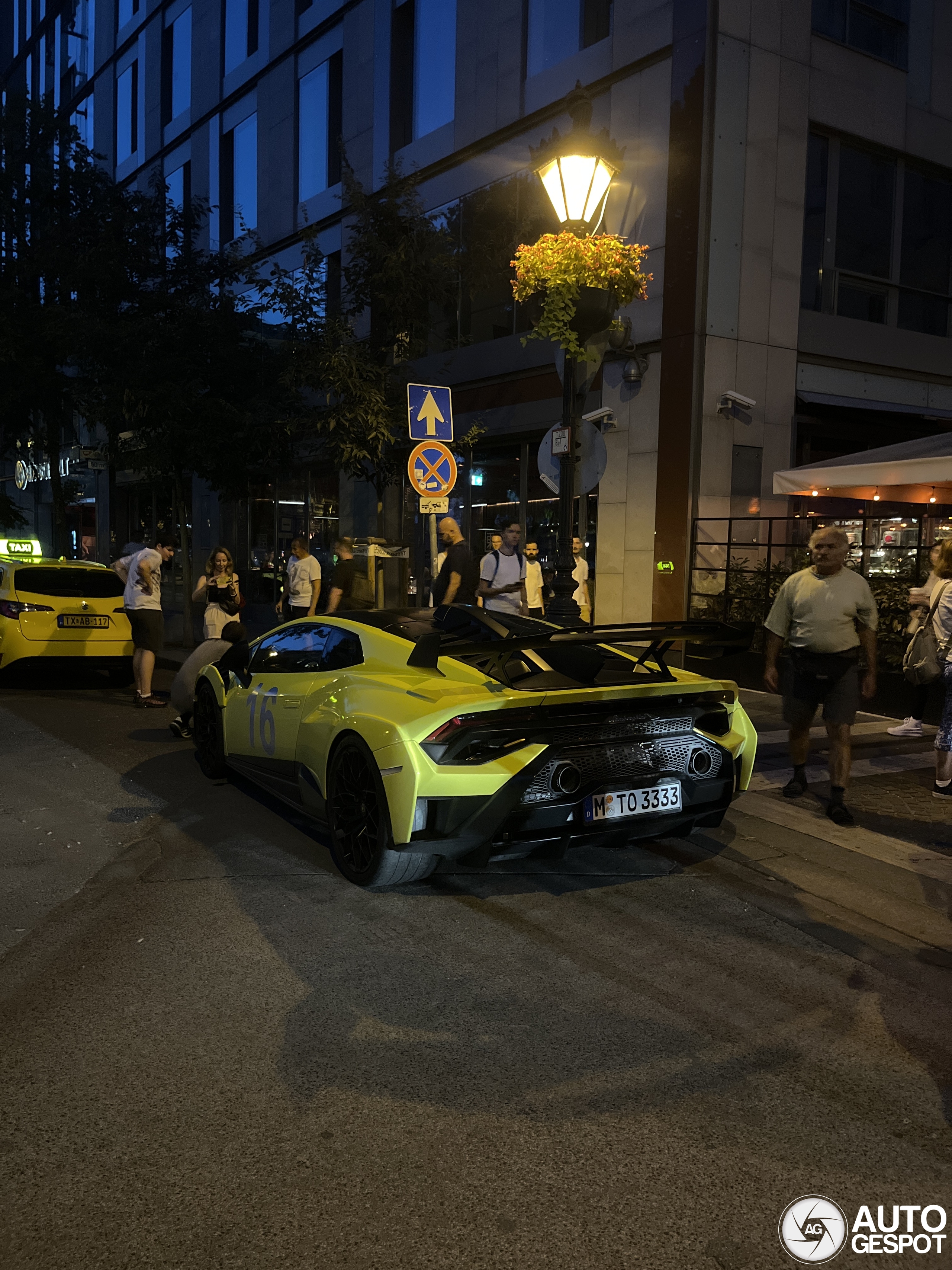 Lamborghini Huracán LP640-2 STO