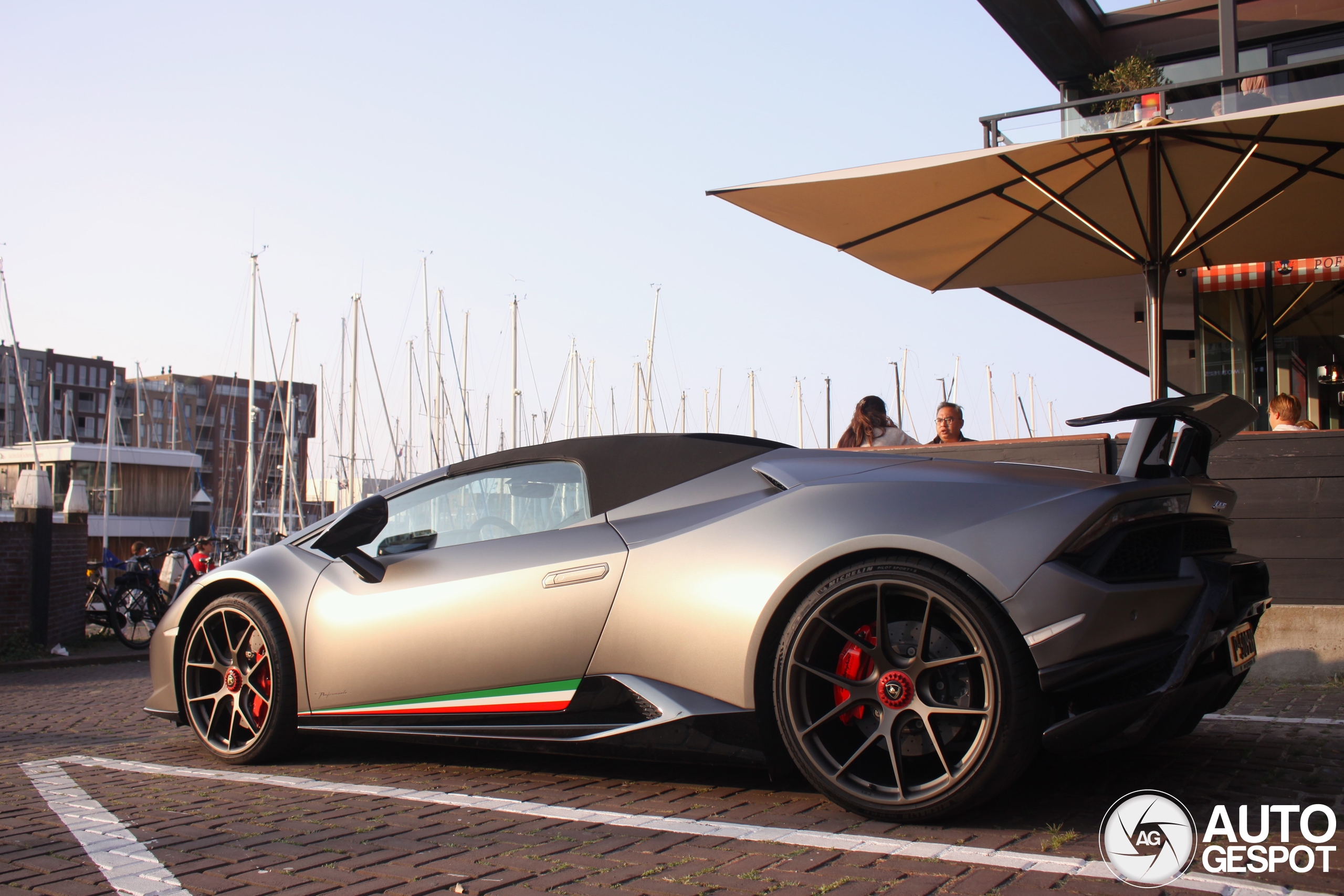 Lamborghini Huracán LP640-4 Performante Spyder