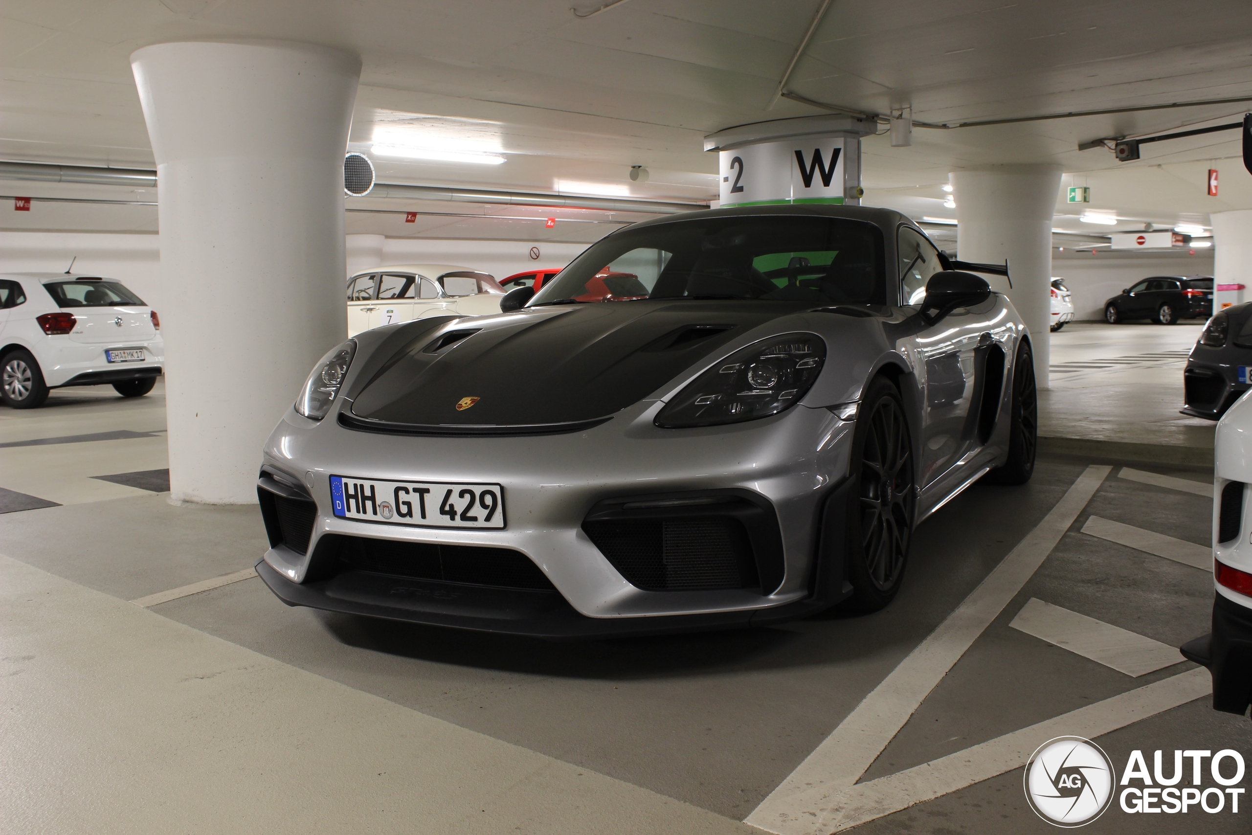 Porsche 718 Cayman GT4 RS Weissach Package