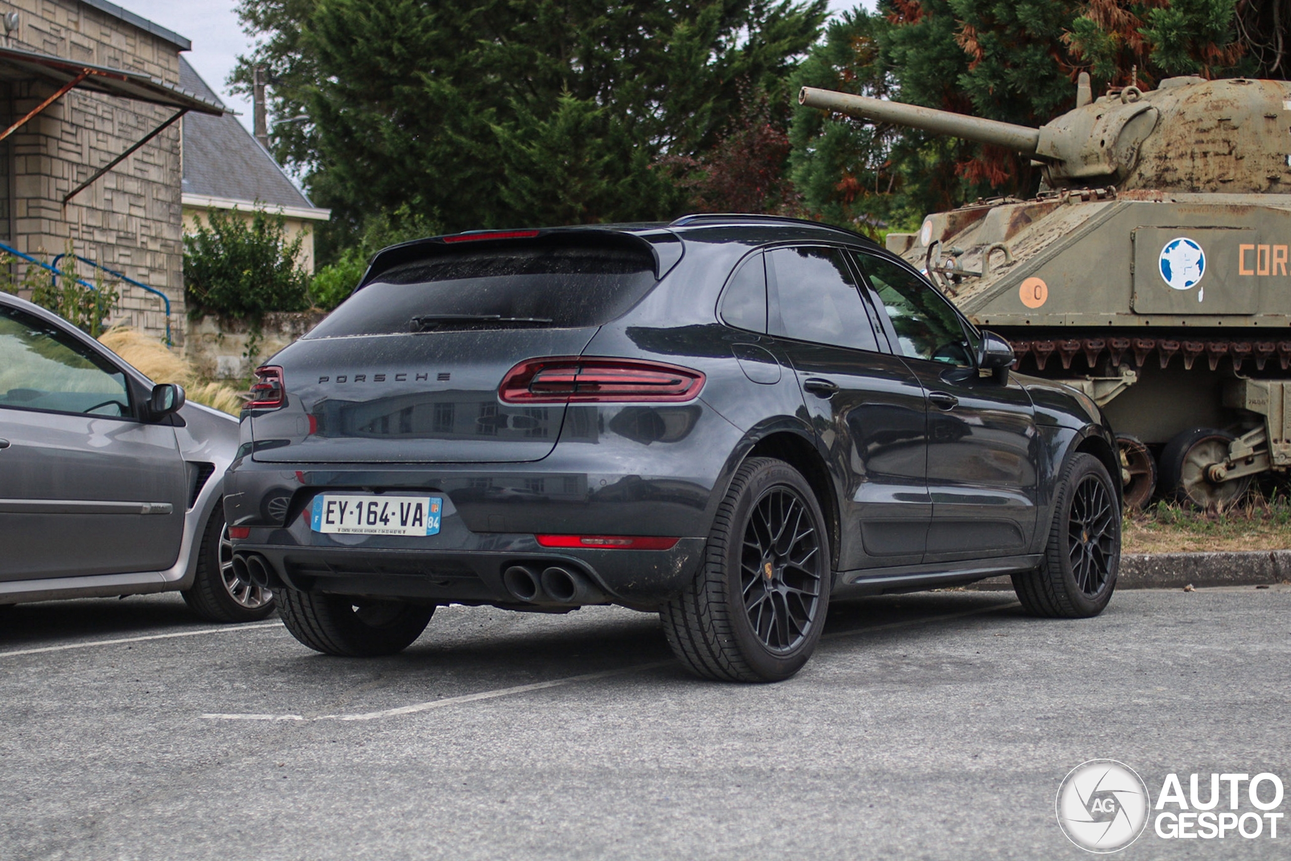 Porsche 95B Macan GTS