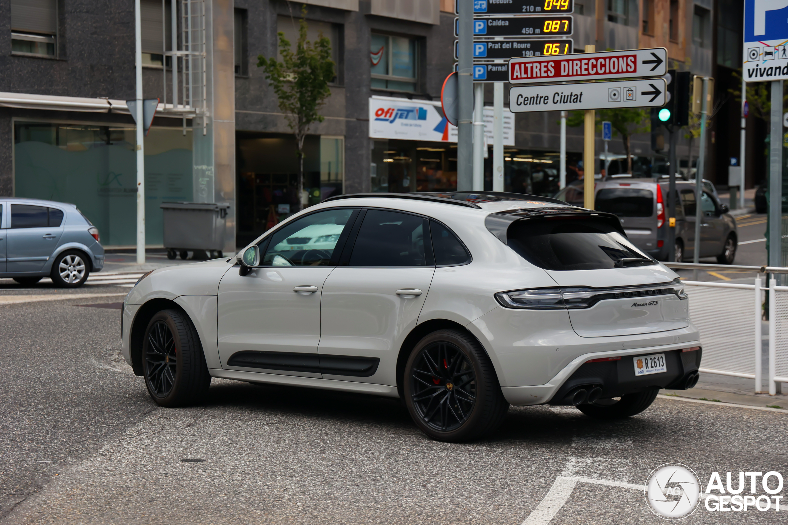 Porsche 95B Macan GTS MkIII