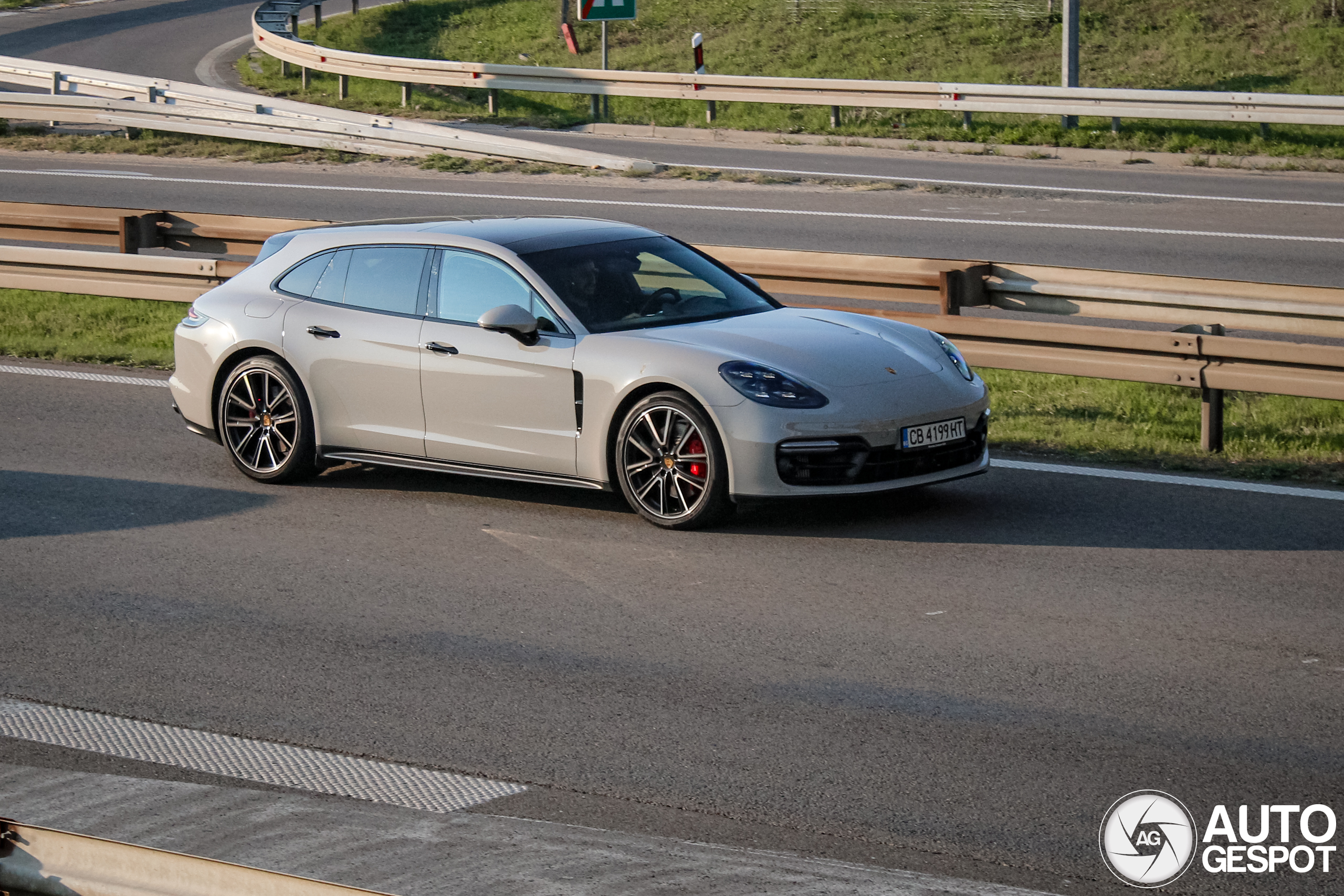 Porsche 971 Panamera GTS Sport Turismo