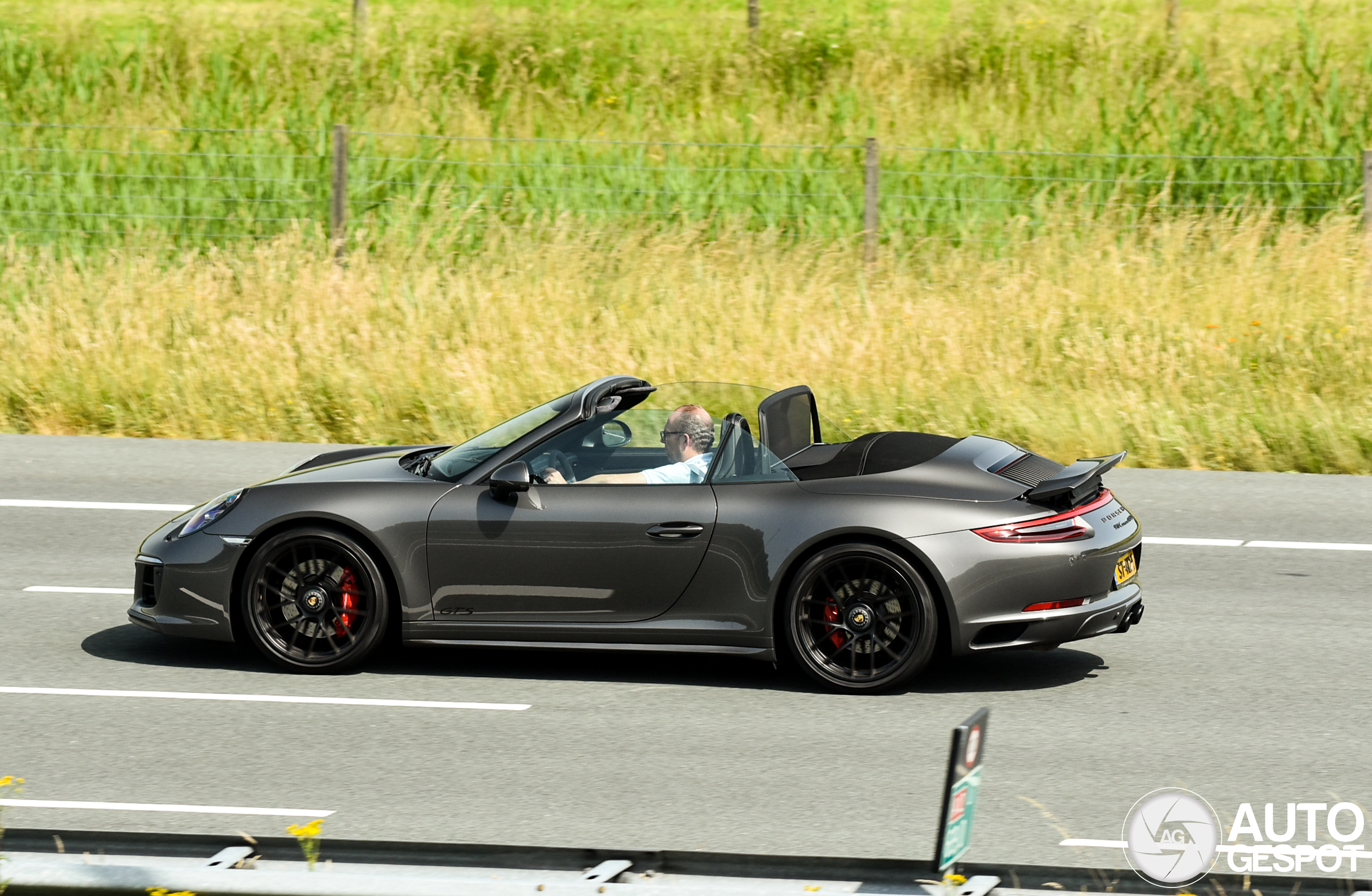 Porsche 991 Carrera 4 GTS Cabriolet MkII