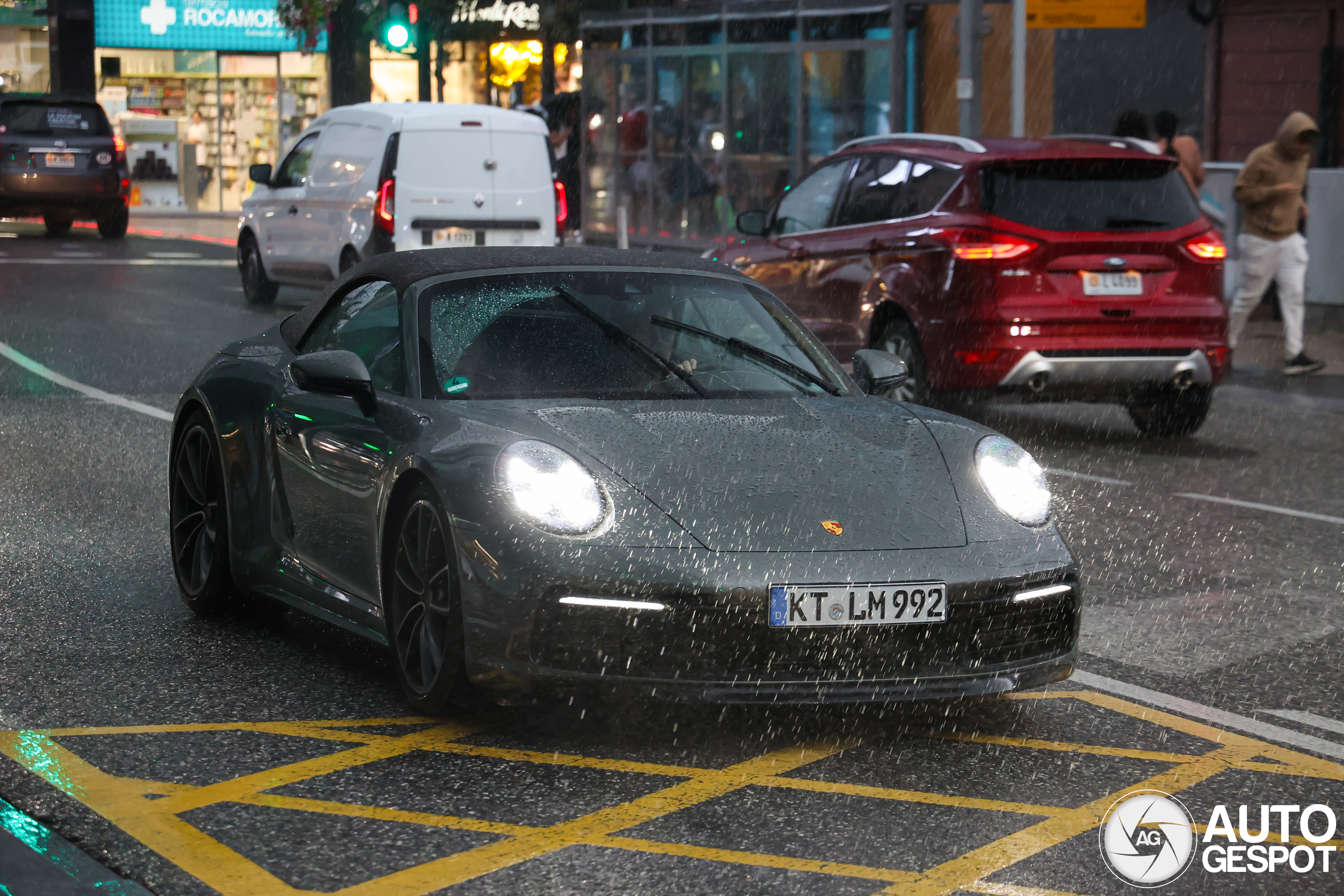 Porsche 992 Carrera 4S Cabriolet