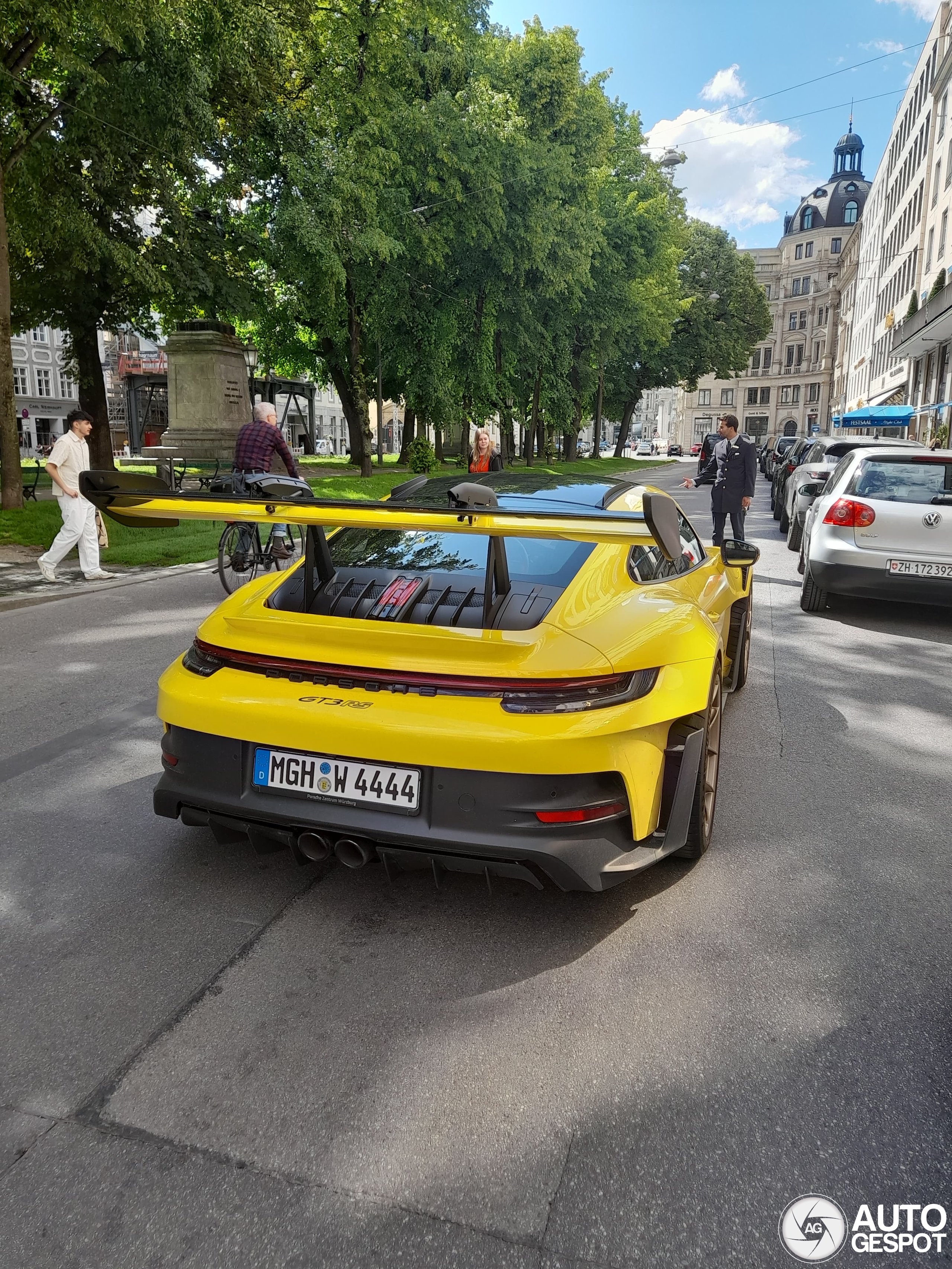 Porsche 992 GT3 RS Weissach Package