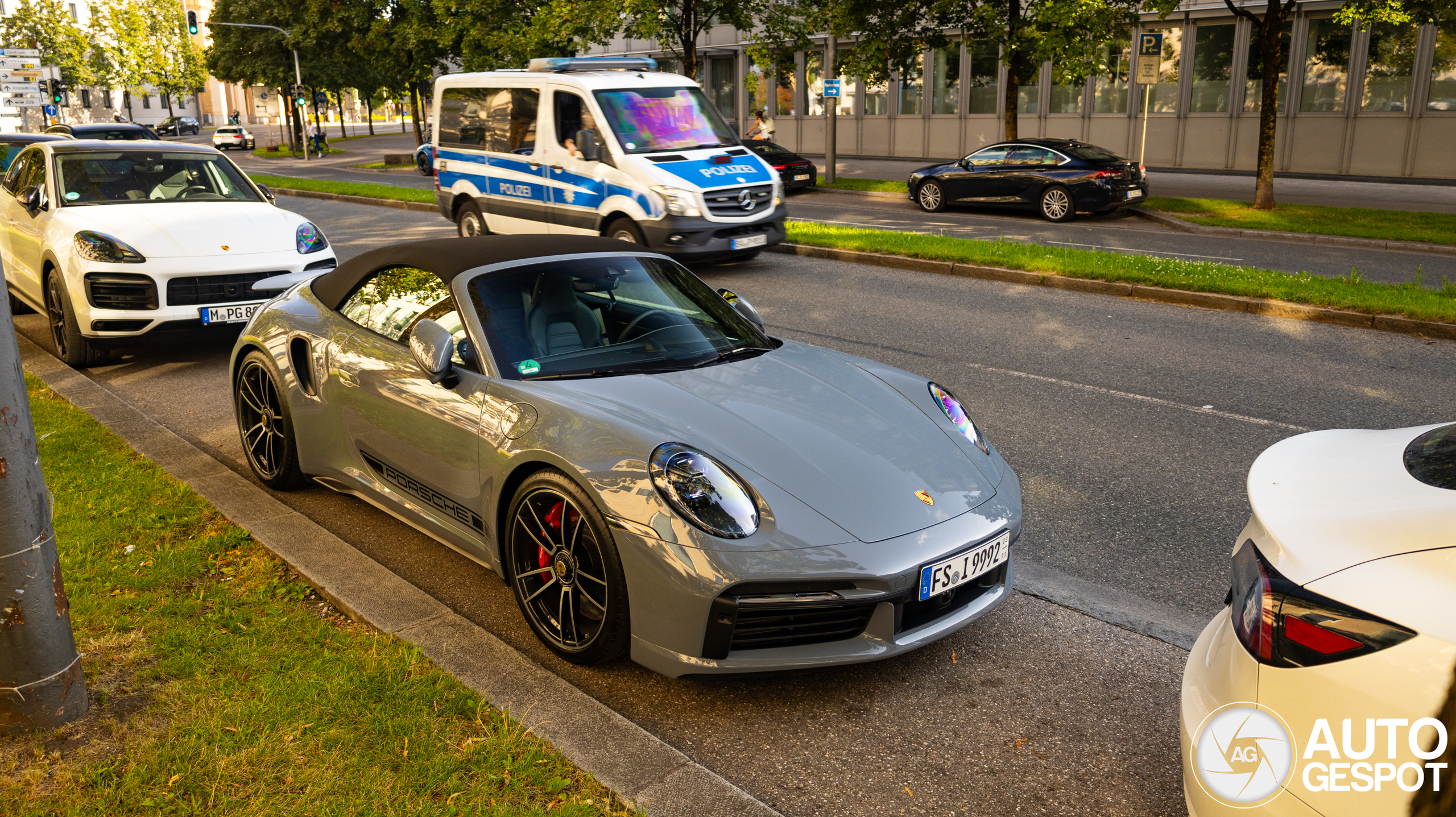 Porsche 992 Turbo Cabriolet