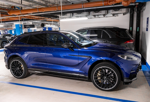 Aston Martin DBX707