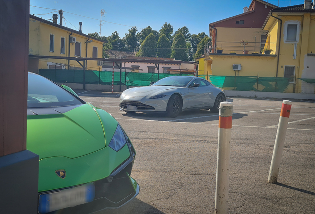 Aston Martin V8 Vantage 2018