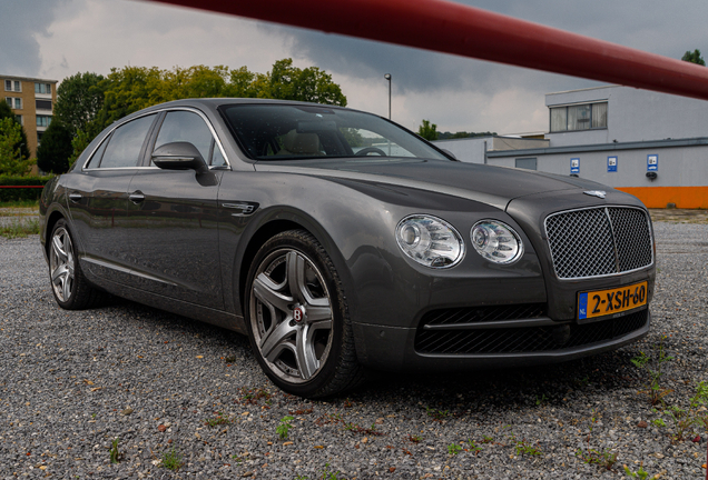 Bentley Flying Spur V8