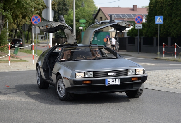 DeLorean DMC-12