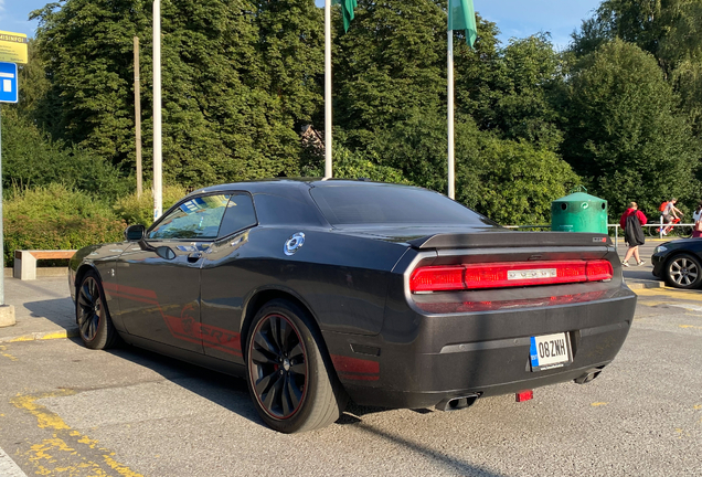 Dodge Challenger SRT-8 392