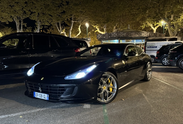 Ferrari GTC4Lusso T