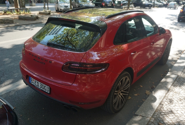 Porsche 95B Macan GTS