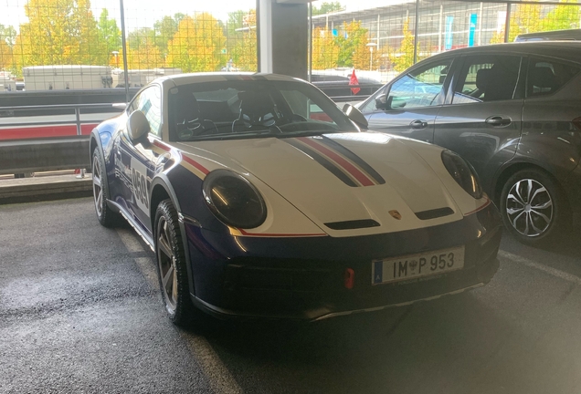 Porsche 992 Dakar