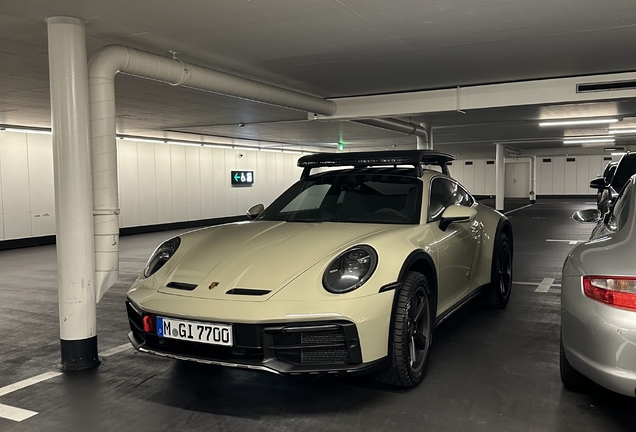 Porsche 992 Dakar