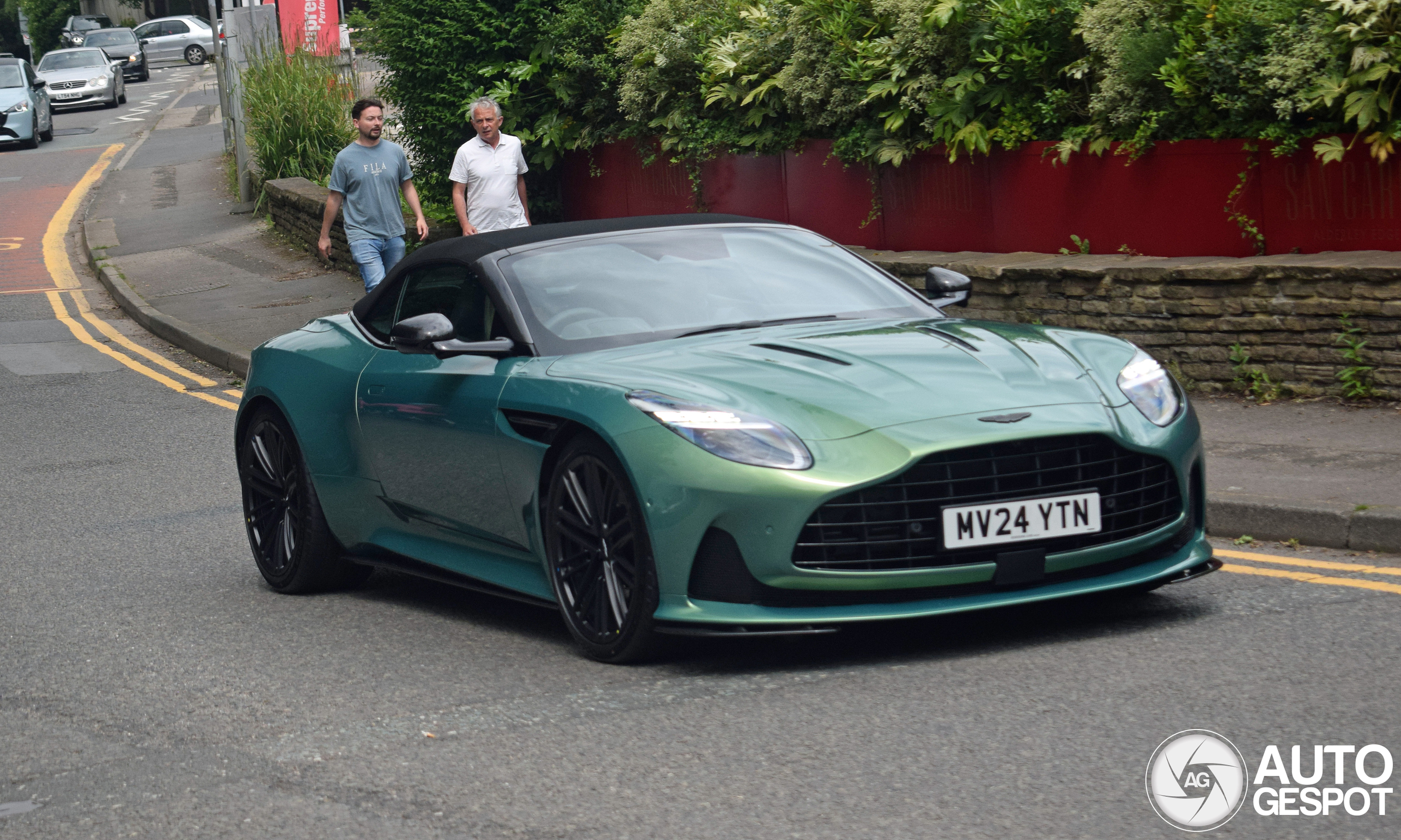 Aston Martin DB12 Volante