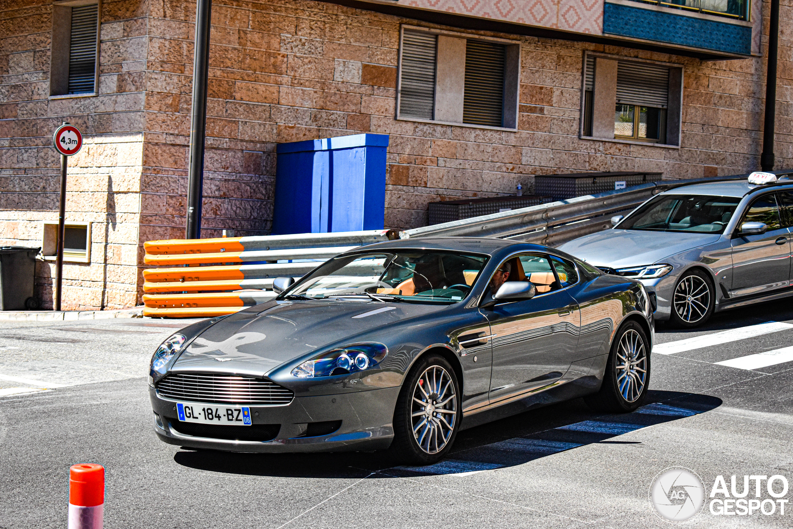 Aston Martin DB9